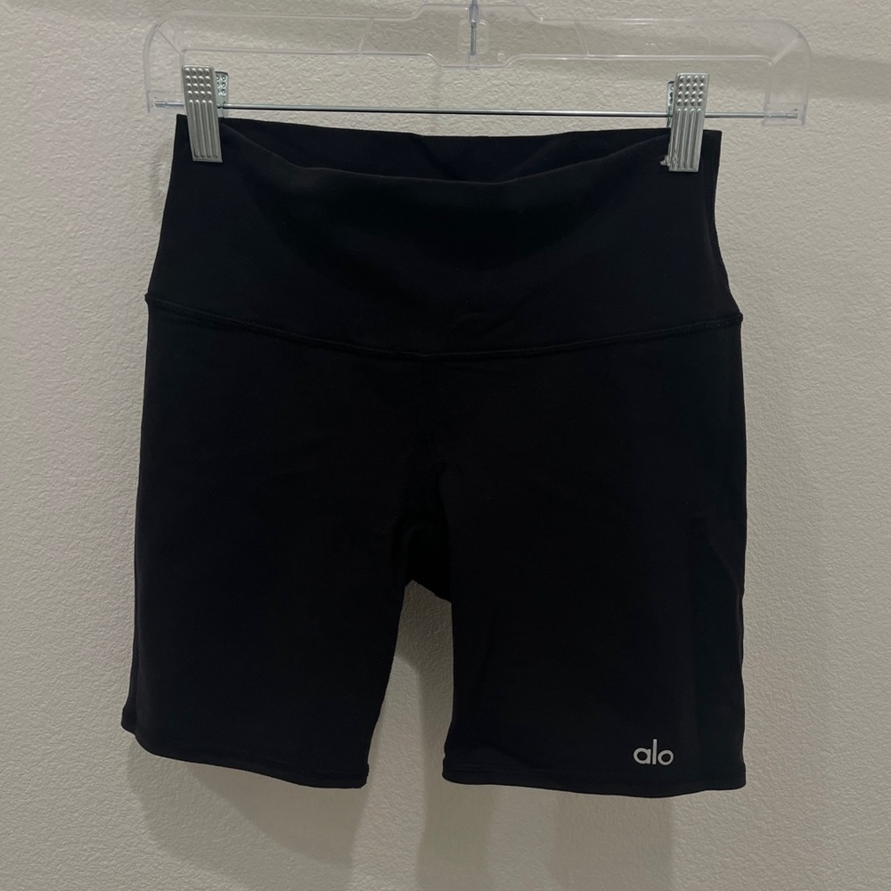 ALO Yoga Women's Classic Black Bike Shorts